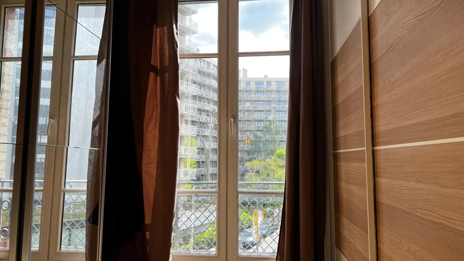 Un A Cote De La Cite Florale *