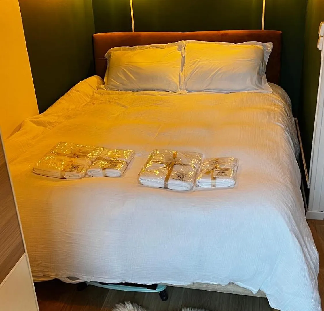 Un A Cote De La Cite Florale Paris